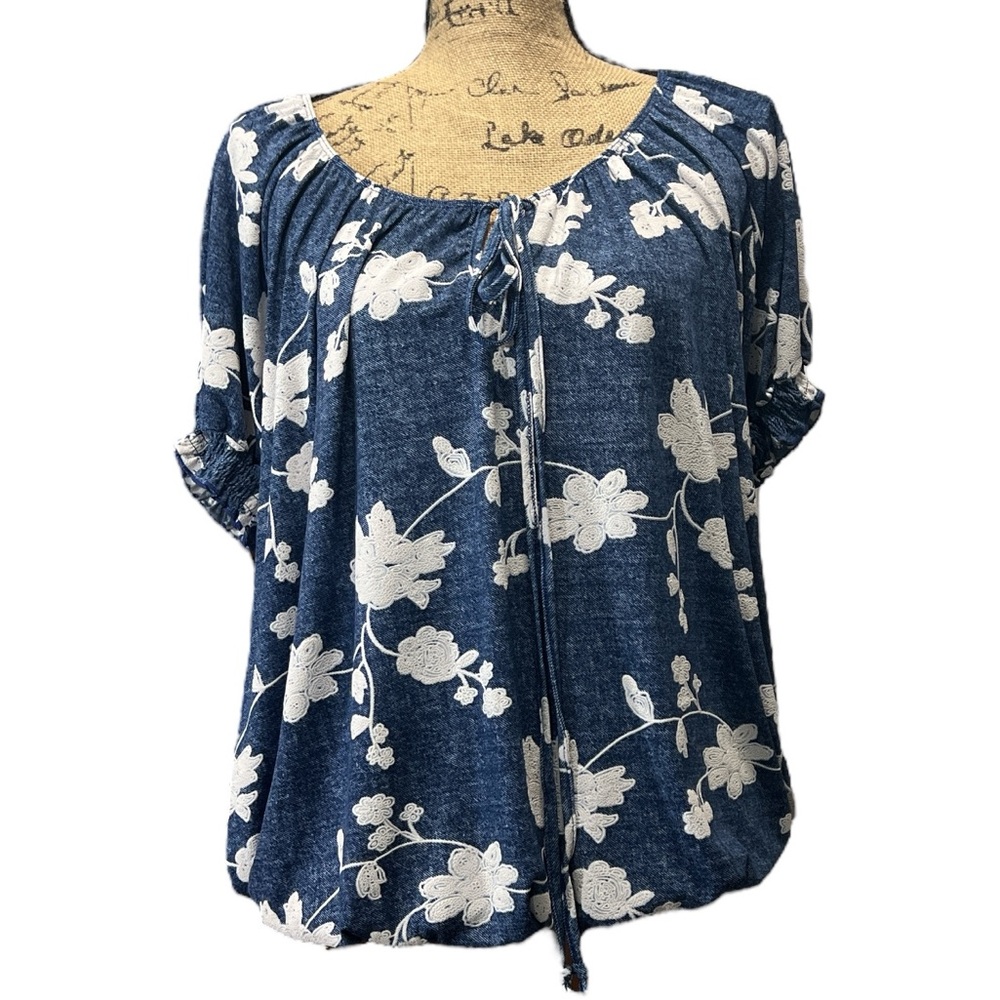 SJS EC Blue denim look floral print tunic. 
Size 2X